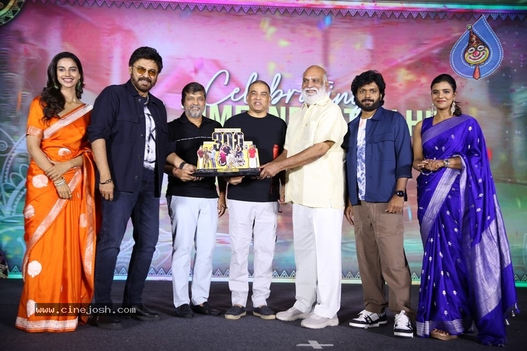Sankranthiki Vasthunam Victory Veduka - 33 / 56 photos