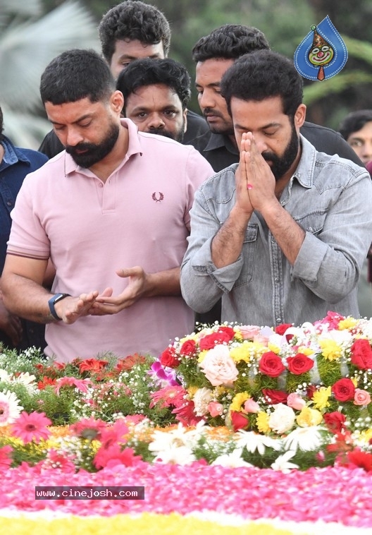 NTR - Kalyan Ram at NTR Ghat - 7 / 9 photos