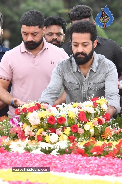 NTR - Kalyan Ram at NTR Ghat - 9 / 9 photos
