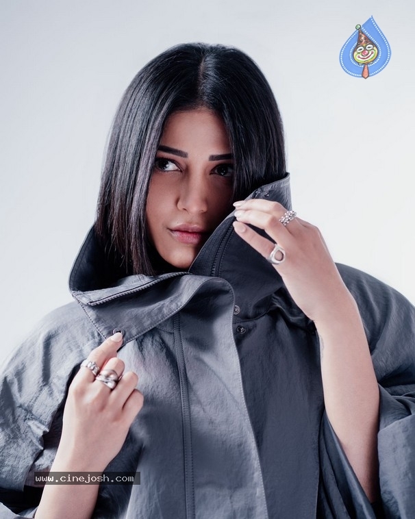 Shruti Haasan Photos - 8 / 9 photos