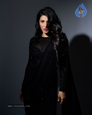 Shruti Haasan Photos - 7 of 9