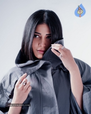 Shruti Haasan Photos - 8 of 9