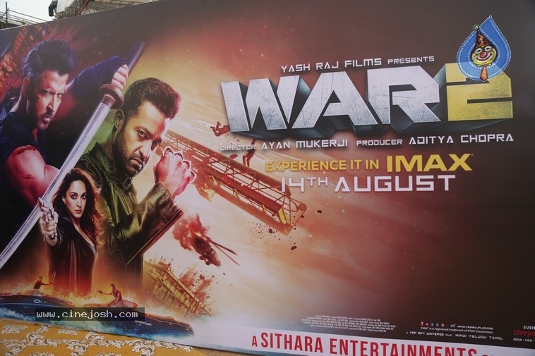 War 2 Pre Release Event 1 - 18 / 19 photos