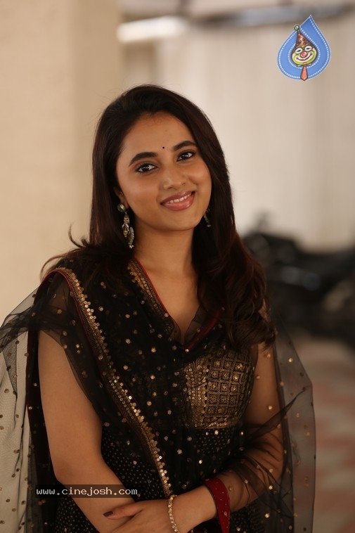 Priyanka Mohan Photos - 18 / 21 photos