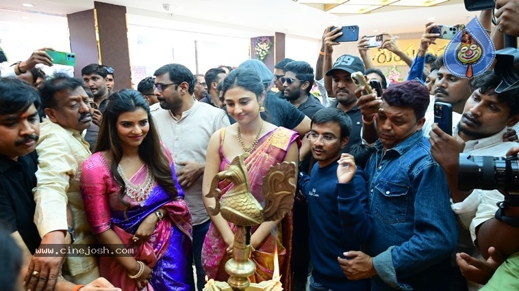 AR and RN At Subhapradam Mall opening - 8 / 28 photos