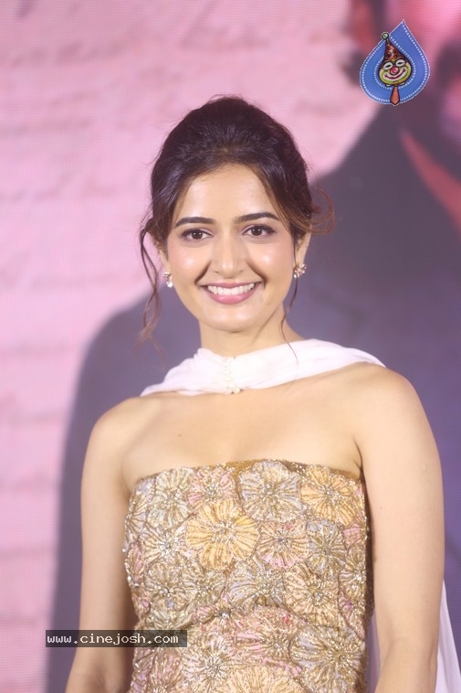 Ashika Ranganath Photos - 10 / 21 photos