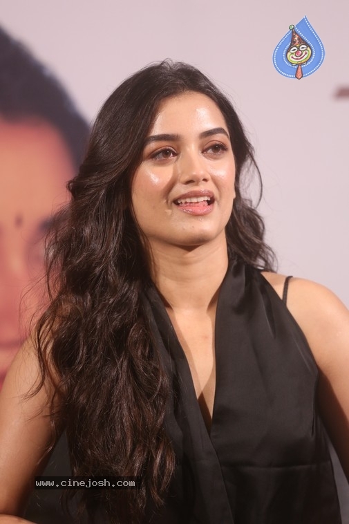 Bhagyashri Borse Photos - 7 / 13 photos