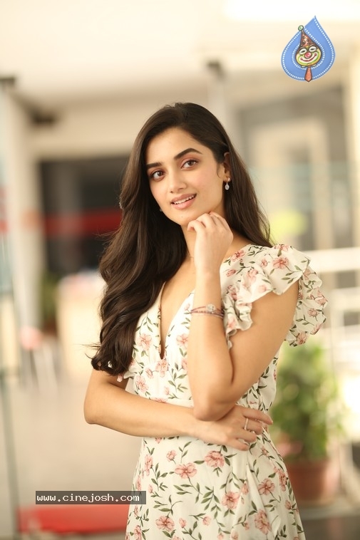 Bhagyashri Borse Photos - 16 / 21 photos