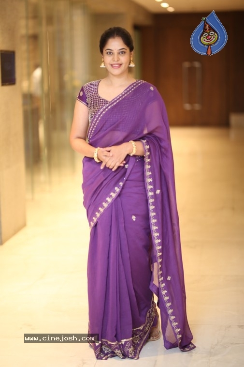 Bindu Madhavi Photos - 6 / 16 photos