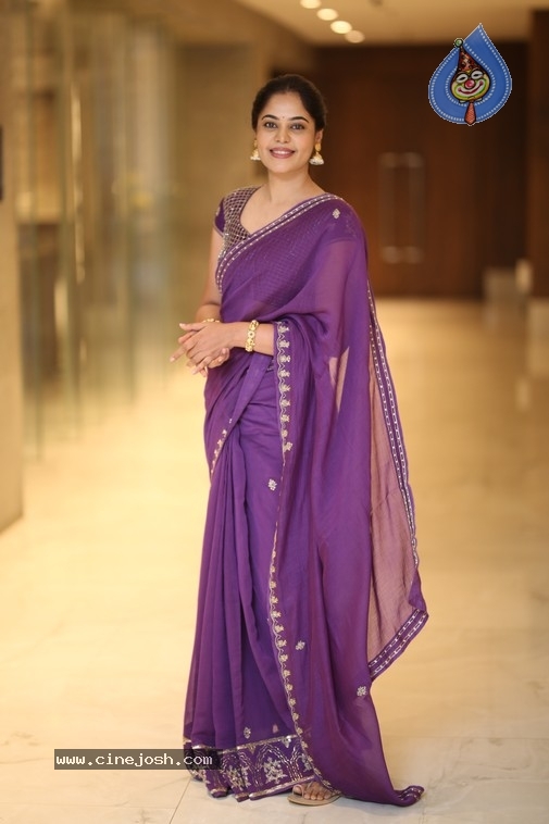 Bindu Madhavi Photos - 13 / 16 photos