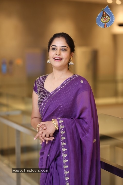 Bindu Madhavi Photos - 14 / 16 photos