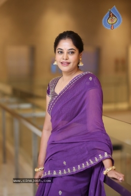 Bindu Madhavi Photos - 5 of 16