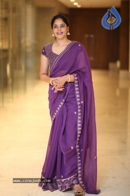 Bindu Madhavi Photos - 8 of 16