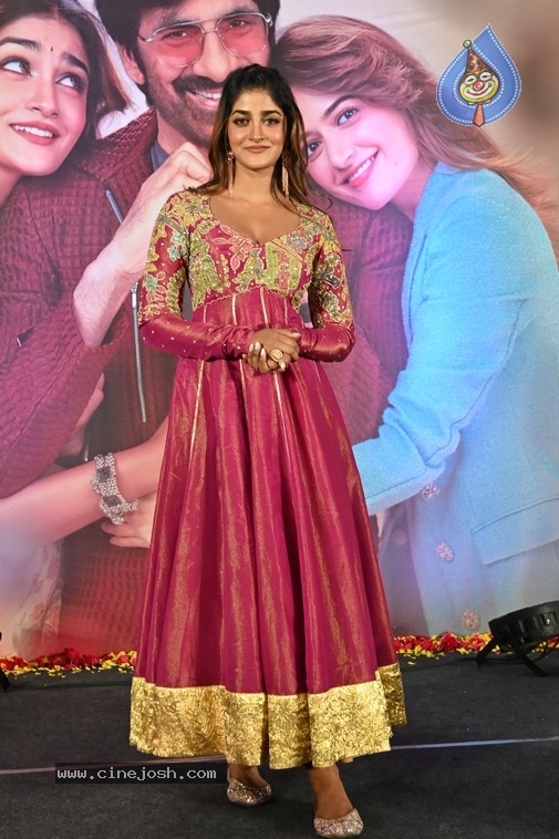 Dimple Hayathi Photos - 11 / 14 photos