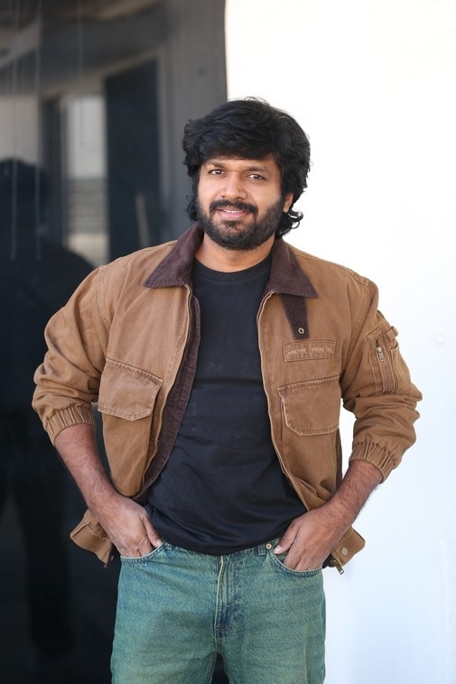 Anil Ravipudi Photos - 8 / 21 photos