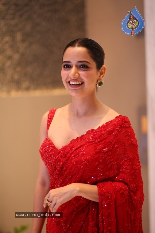 Ashika Ranganath Photos - 6 / 15 photos