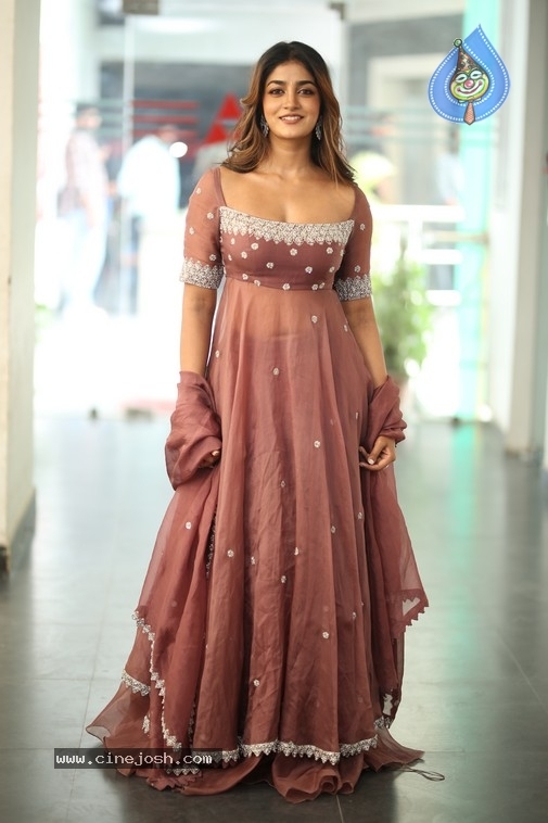 Dimple Hayathi Photos - 10 / 21 photos