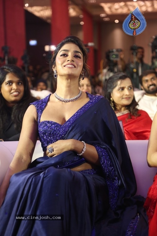 Dimple Hayathi Photos - 4 / 10 photos