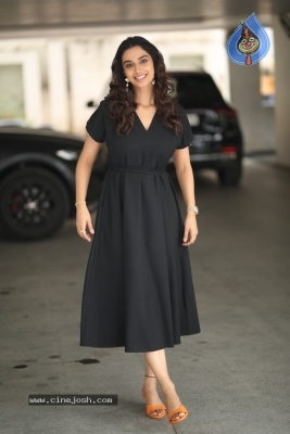 Meenakshi Chaudhary Photos - 19 of 20