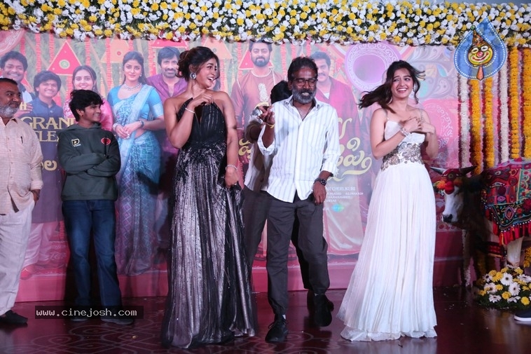 Bhartha Mahasayulu Wignapthi Event - 2 / 18 photos