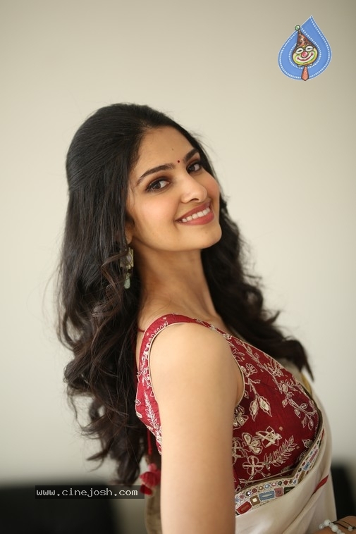 Manasa Varanasi Photos - 2 / 16 photos