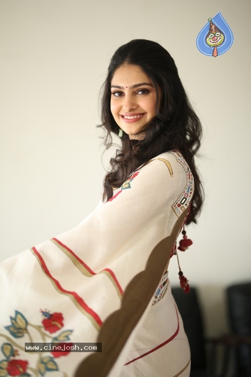 Manasa Varanasi Photos - 13 / 16 photos