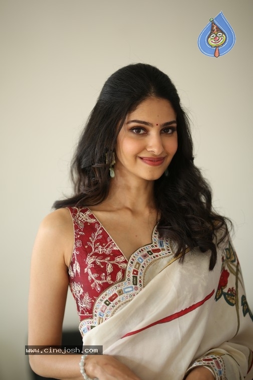 Manasa Varanasi Photos - 16 / 16 photos