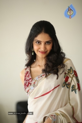 Manasa Varanasi Photos - 3 of 16