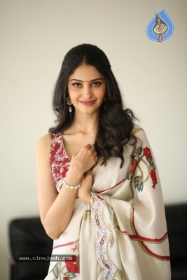 Manasa Varanasi Photos - 15 of 16