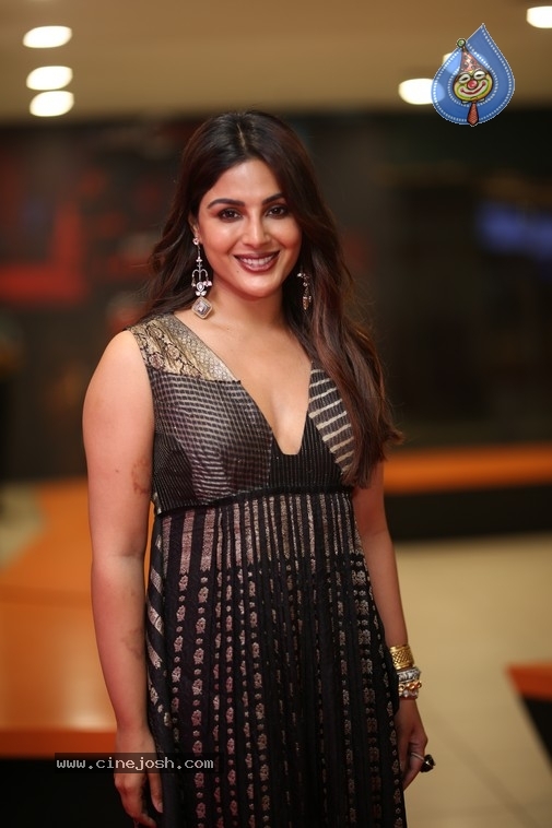 Samyuktha Photos - 2 / 9 photos