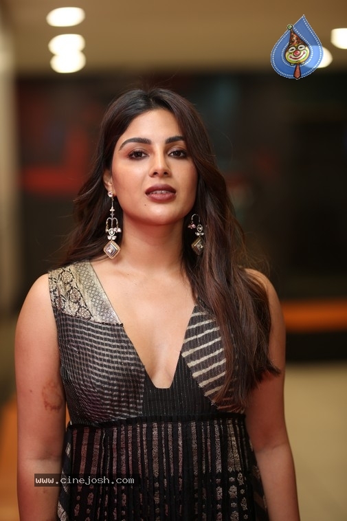 Samyuktha Photos - 8 / 9 photos