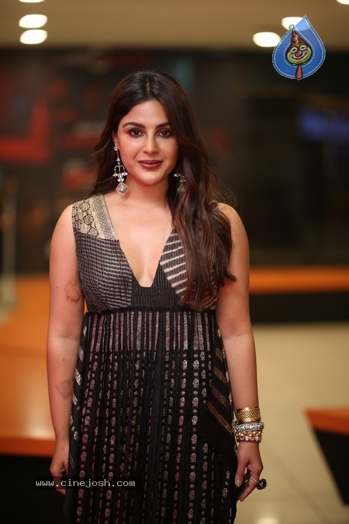 Samyuktha Photos - 9 / 9 photos