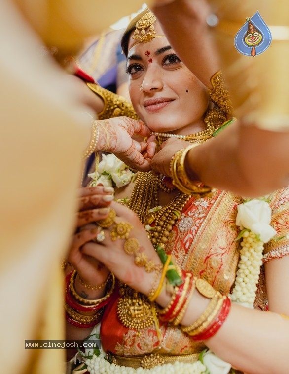 Vijay Deverakonda-Rashmika Wedding Pics - 4 / 15 photos