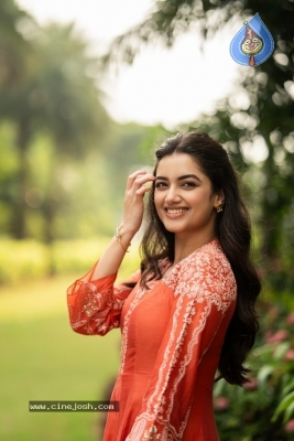 Bhagyashri Borse Photos - 3 of 11