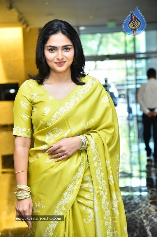 Kayadu Lohar Photos - 4 / 15 photos