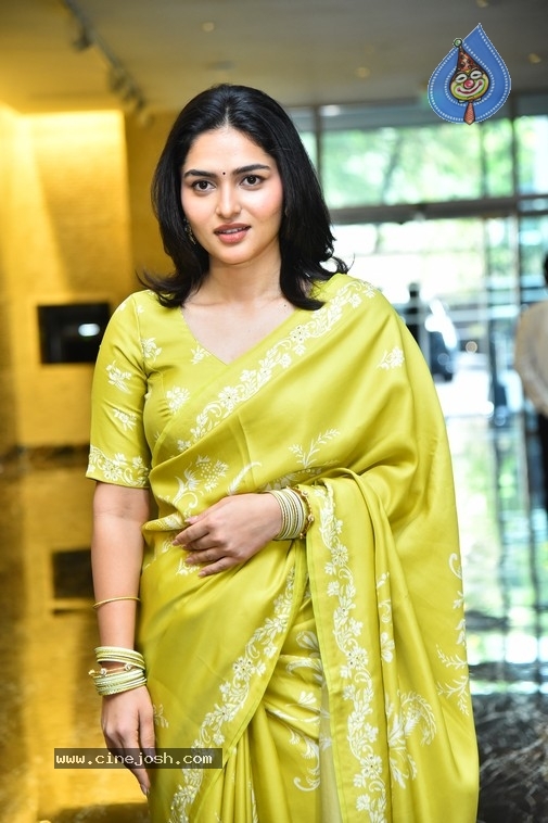 Kayadu Lohar Photos - 7 / 15 photos