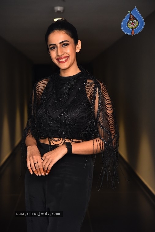 Niharika Konidela Photos - 8 / 15 photos