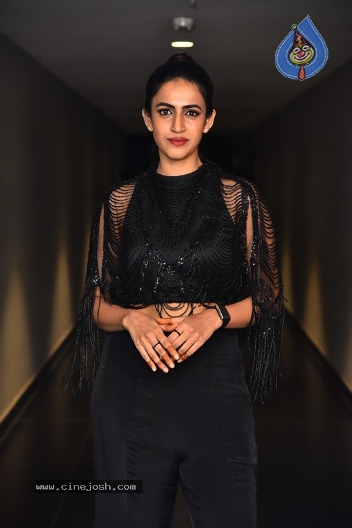 Niharika Konidela Photos - 13 / 15 photos