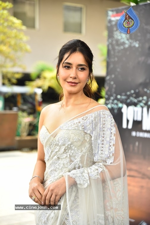 Raashi Khanna Photos - 10 / 19 photos