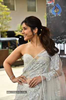 Raashi Khanna Photos - 3 of 19