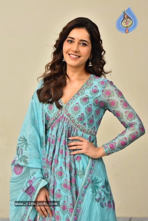 Raashii Khanna Photos - 7 / 7 photos