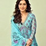 Raashii Khanna Photos