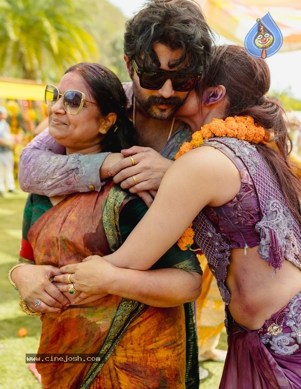 ViRosh Haldi Ceremony - 4 / 14 photos