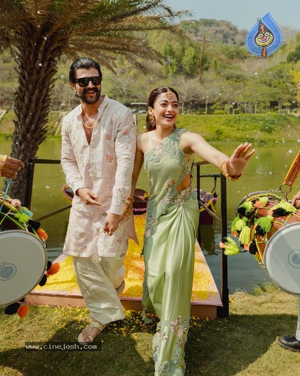 ViRosh Haldi Ceremony - 12 / 14 photos