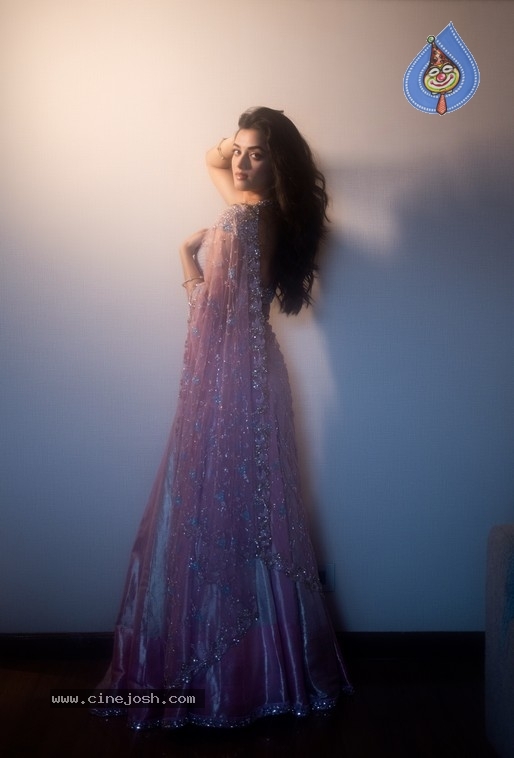 Bhagyashri Borse Photos - 8 / 11 photos