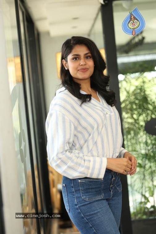 Faria Abdullah Photos - 8 / 16 photos