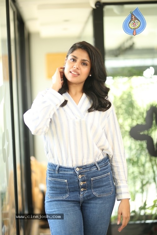 Faria Abdullah Photos - 12 / 16 photos