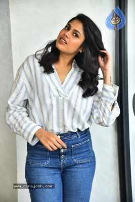 Faria Abdullah Photos - 2 of 16