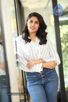 Faria Abdullah Photos - 3 of 16