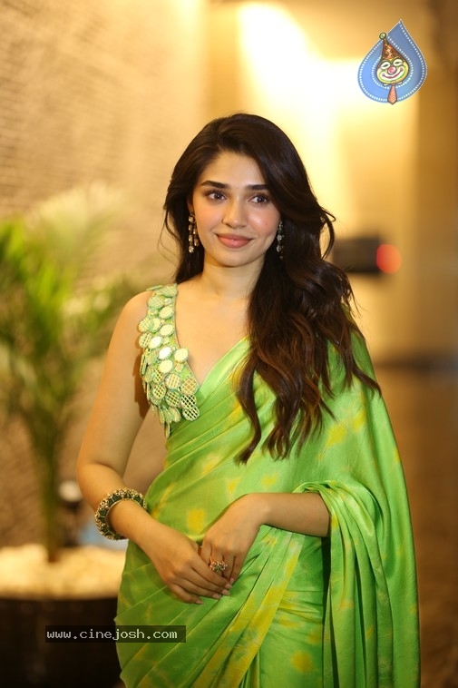 Krithi Shetty Photos - 1 / 21 photos